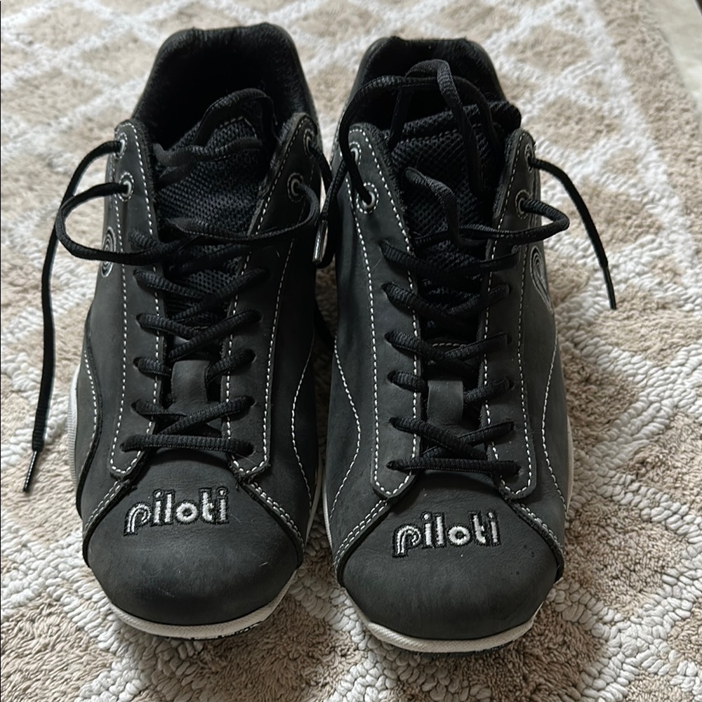 Black Athletic Shoes for Men